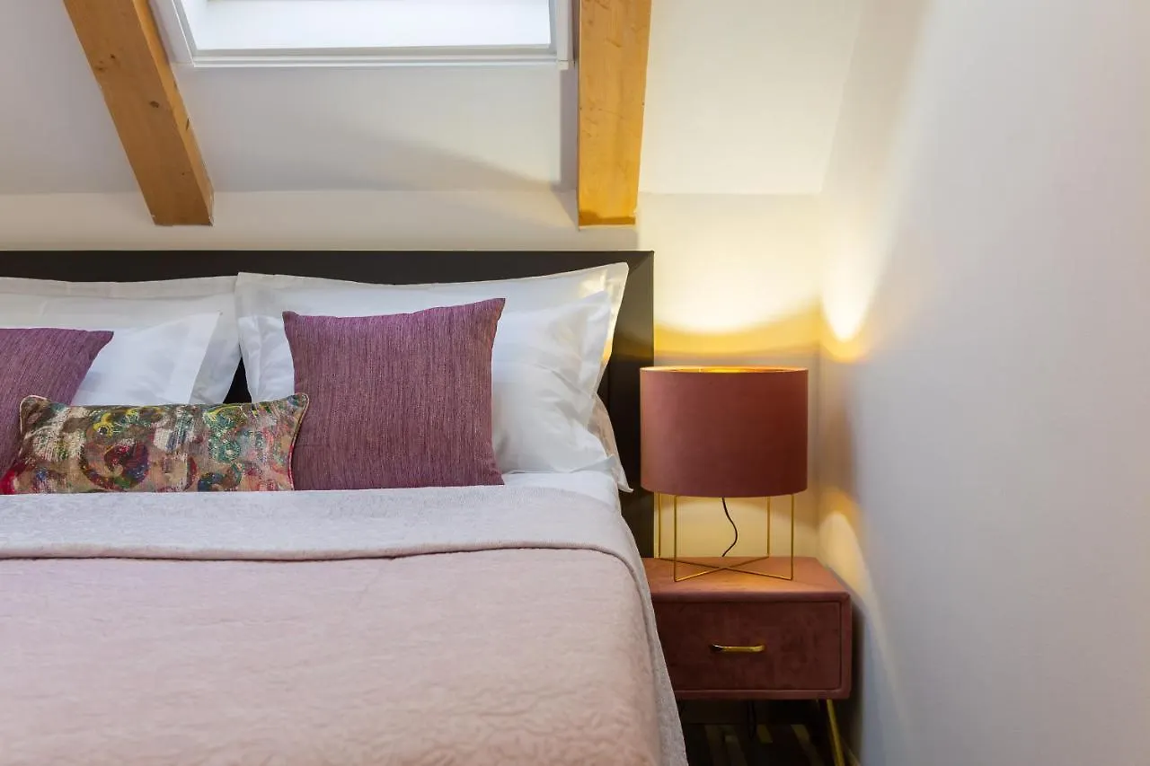 Romantic Attic Apartment 스플리트 크로아티아